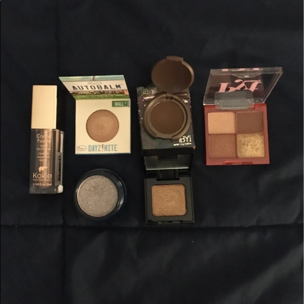 Makeup bundle !!! - Picture 2 of 6